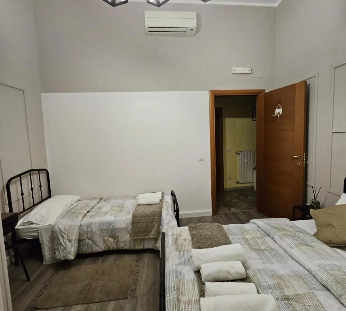 San Daniele Bundi House Otel Roma